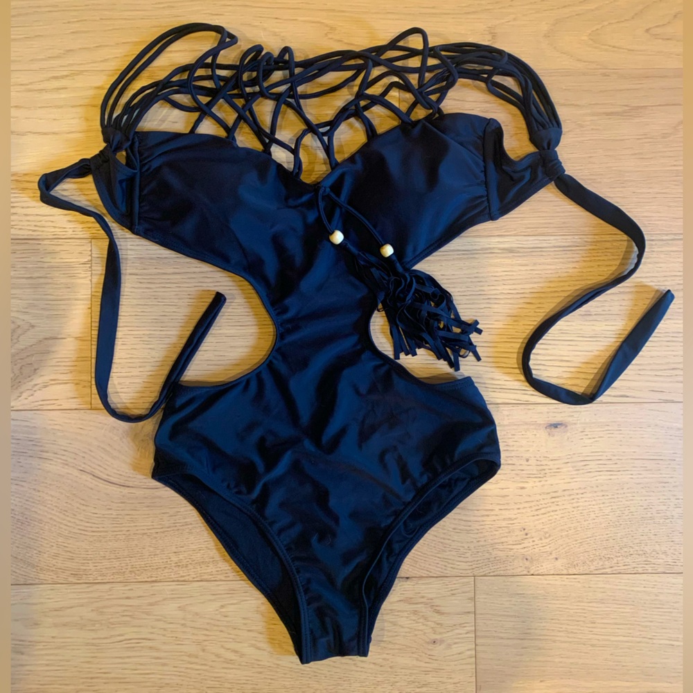 Backless one piece bathing suit